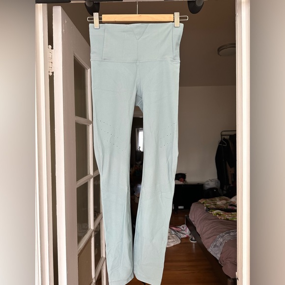 Lululemon trainer pants - Picture 2 of 2